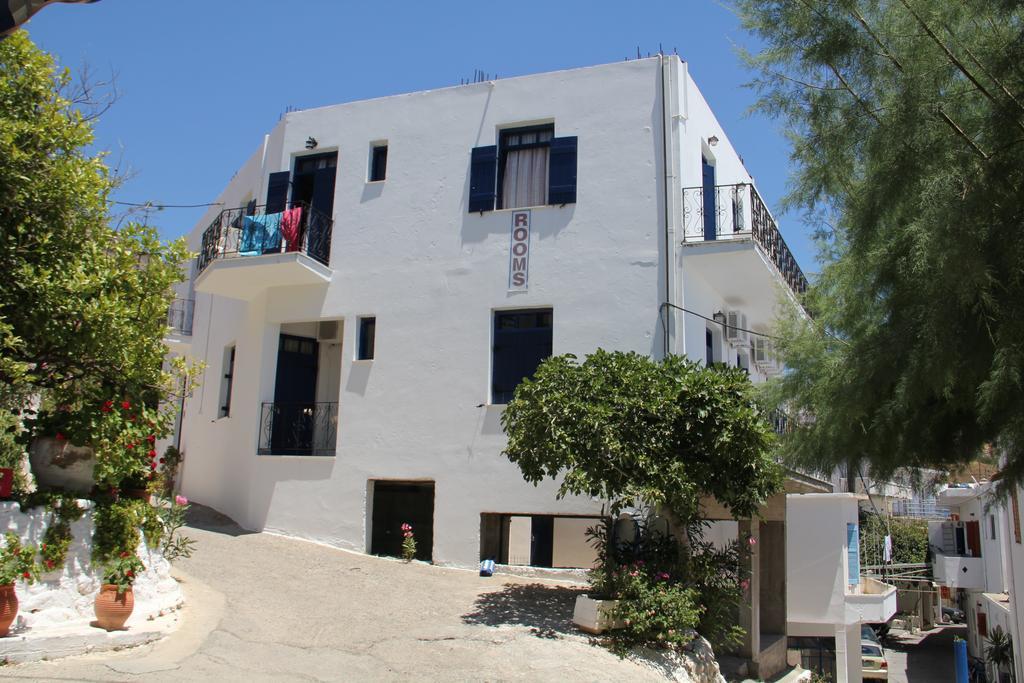 Ξενοδοχείο με διαμερίσματα Stavris